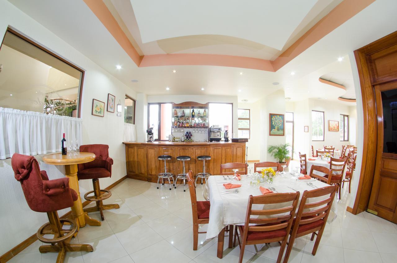Hotel Anna Inn Olintepeque Zewnętrze zdjęcie