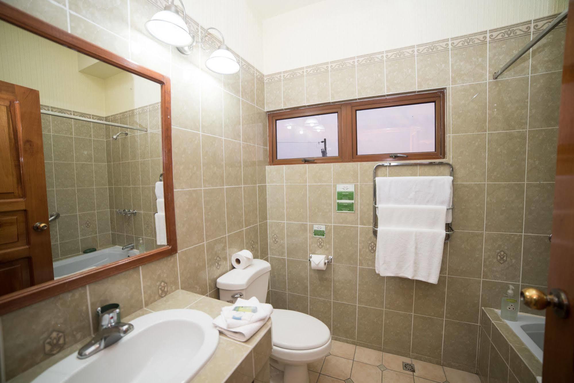 Hotel Anna Inn Olintepeque Zewnętrze zdjęcie