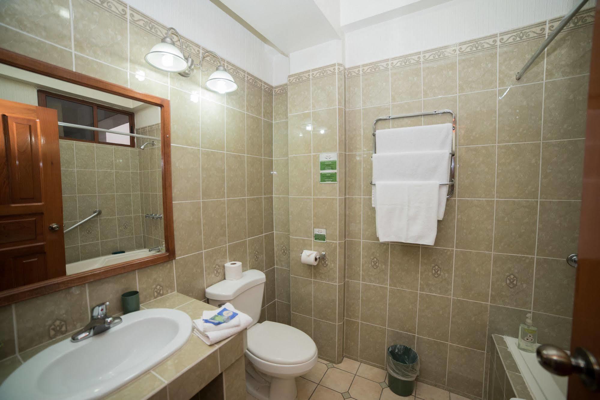 Hotel Anna Inn Olintepeque Zewnętrze zdjęcie